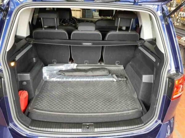 Volkswagen Touran Comfortline 2.0 TDI DSG / Navi, LED, RFK