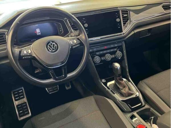 Volkswagen T-Roc Sport 1.5 TSI DSG / Navi, Pano, AHK, LED