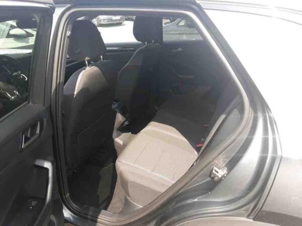 Volkswagen T-Roc Sport 2.0TDI 4M DSG / Navi, Pano, LED, AHK