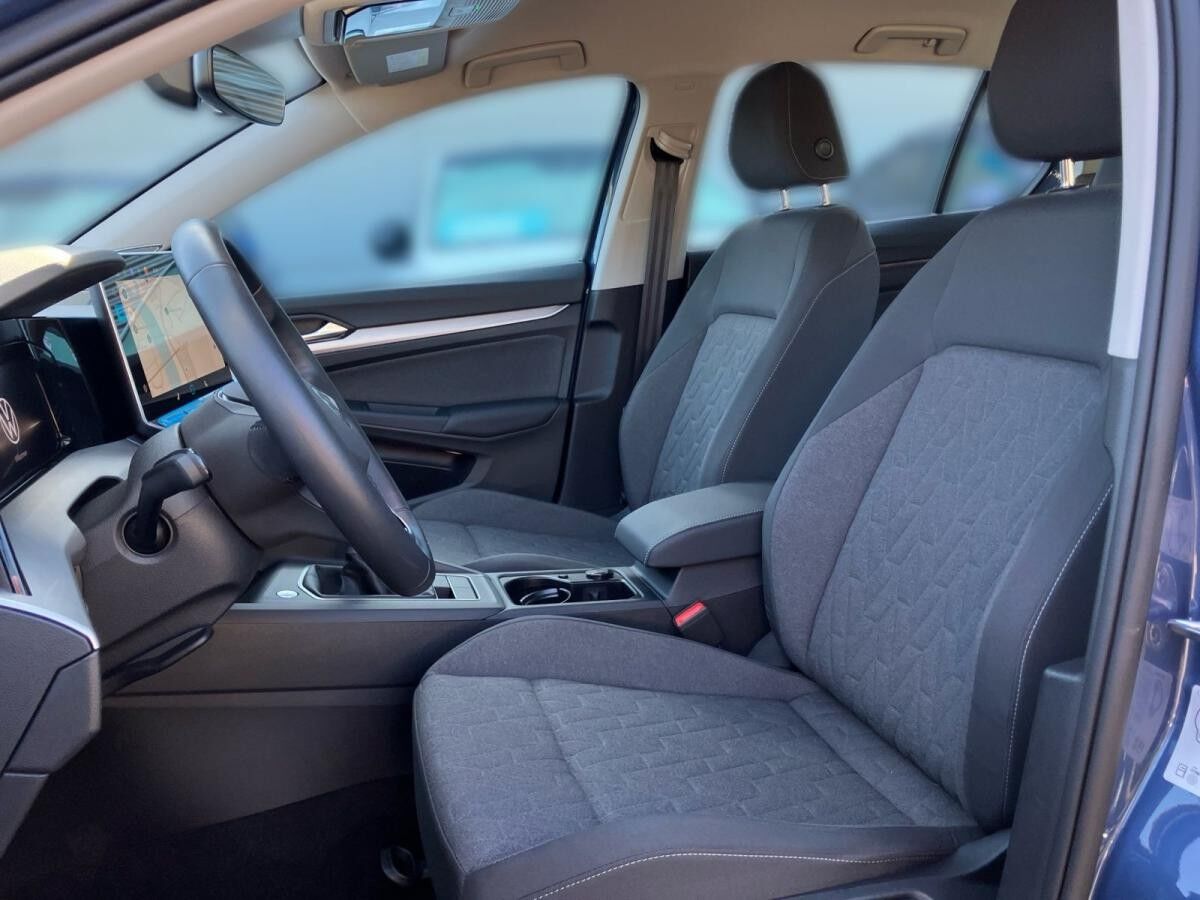 Volkswagen Golf VIII Life 1.5 TSI / Navi, HarmanKardon, LED