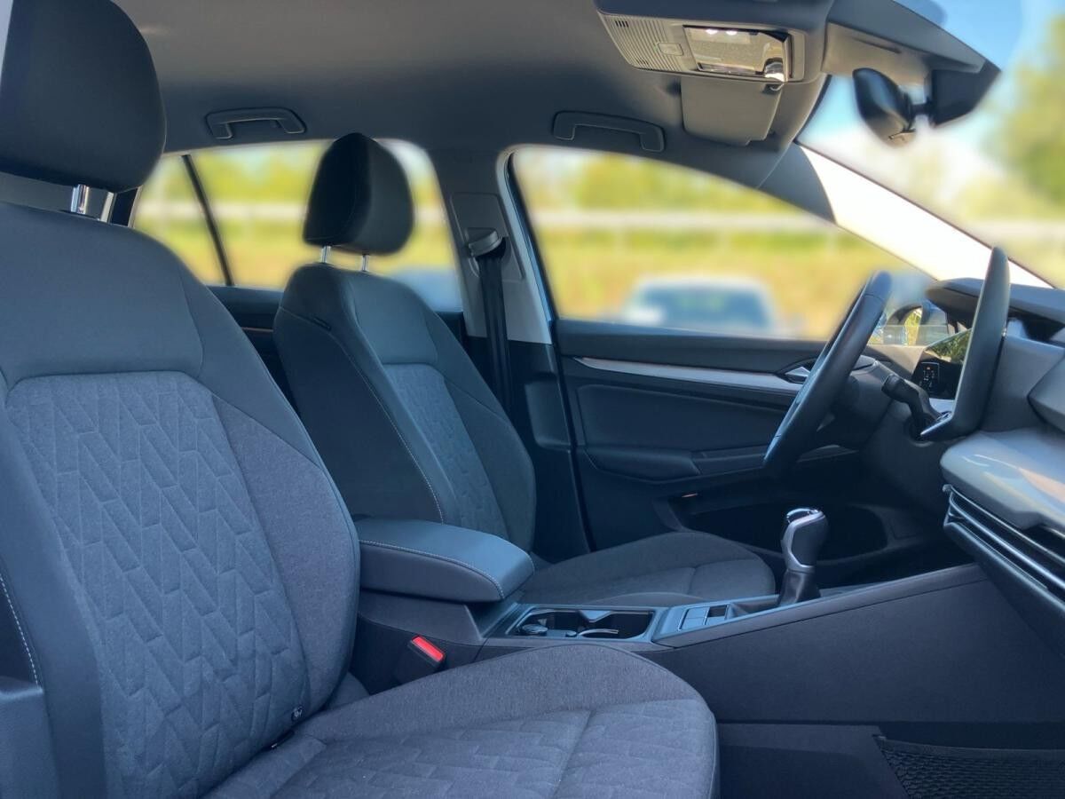 Volkswagen Golf VIII Life 1.5 TSI / Navi, HarmanKardon, LED