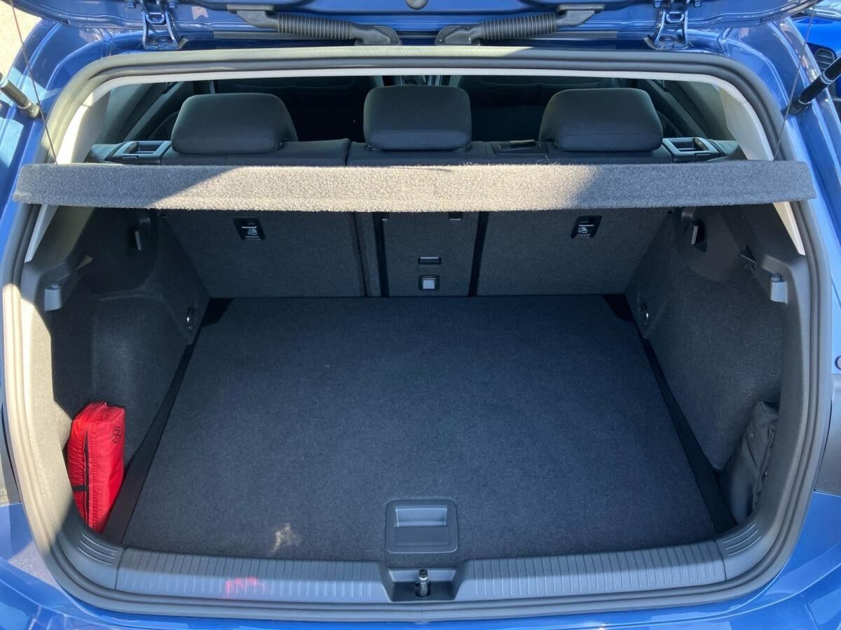 Volkswagen Golf VIII Life 1.5 TSI / Navi, HarmanKardon, LED