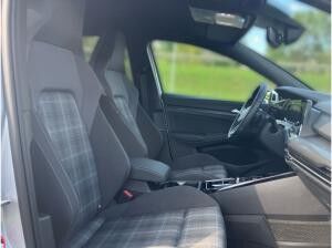 Volkswagen Golf VIII GTD 2.0 TDI DSG / Navi, LED+, HuD, RFK