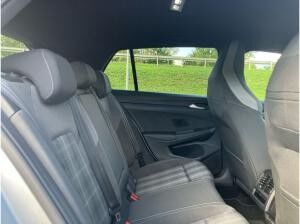 Volkswagen Golf VIII GTD 2.0 TDI DSG / Navi, LED+, HuD, RFK