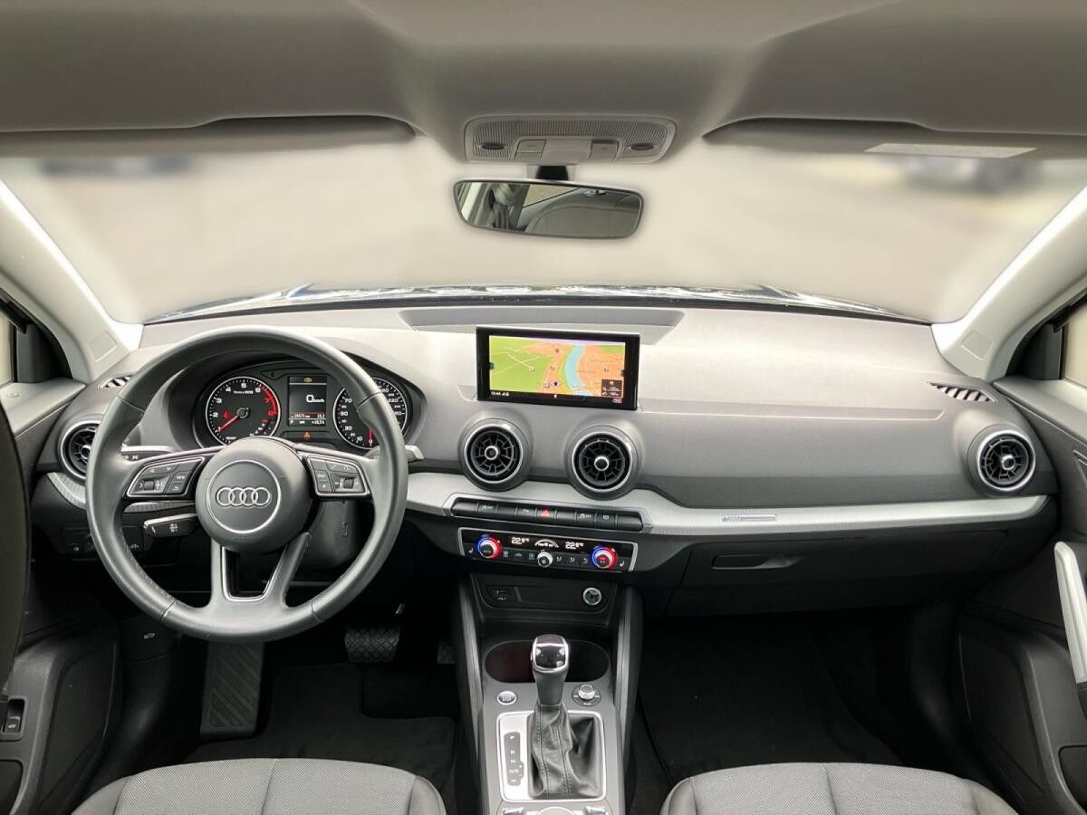 Audi Q2 35 TFSI S-tronic / MMI-Navi plus, LED, RFK