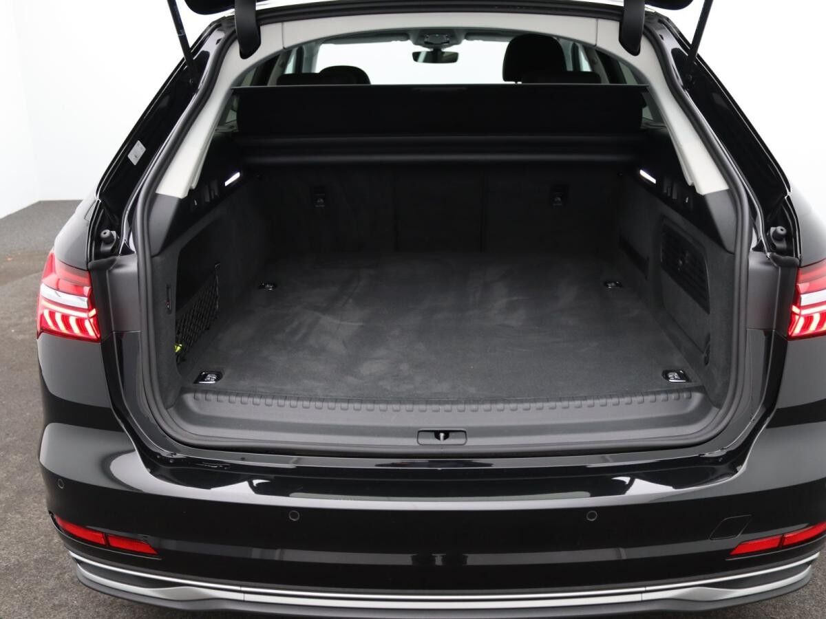 Audi A6 Avant advanced 50 TFSIe quattro / Matrix, AHK