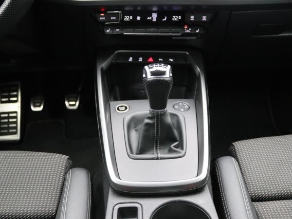 Audi A3 Sportback S-Line 30 TDI / ParkAssi, RFK, SHZ