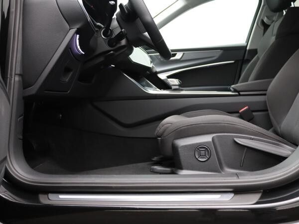 Audi A6 Avant advanced 50 TFSIe quattro / Matrix, AHK