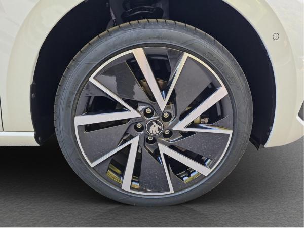 Skoda Scala 1.5 TSI Selection DSG MATRIX ACC AHK Pano