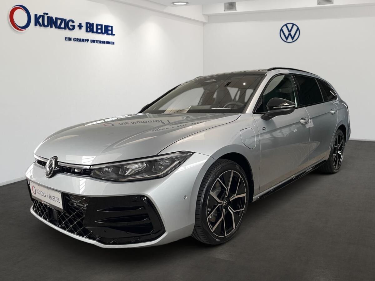 Volkswagen Passat R-Line 1,5 l eHybrid DSG⚡️AHK⚡️MASSAGE⚡️KAMERA⚡️PANO⚡️