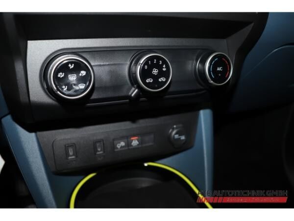 Fiat Grande Panda Icon Hybrid 1.2 eDCT LED Apple CarPlay DAB