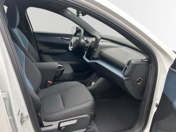 Volvo EX30 Single Motor RWD Core 18'' ACC LED DAB Apple CarPlay Navi SHZ LenkradHZG *Vorführwagen Sonderaktion*