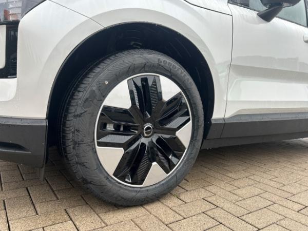 Volvo EX30 Single Motor RWD Core 18'' ACC LED DAB Apple CarPlay Navi SHZ LenkradHZG *Vorführwagen Sonderaktion*