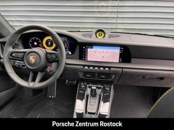Porsche 992 Carrera GTS