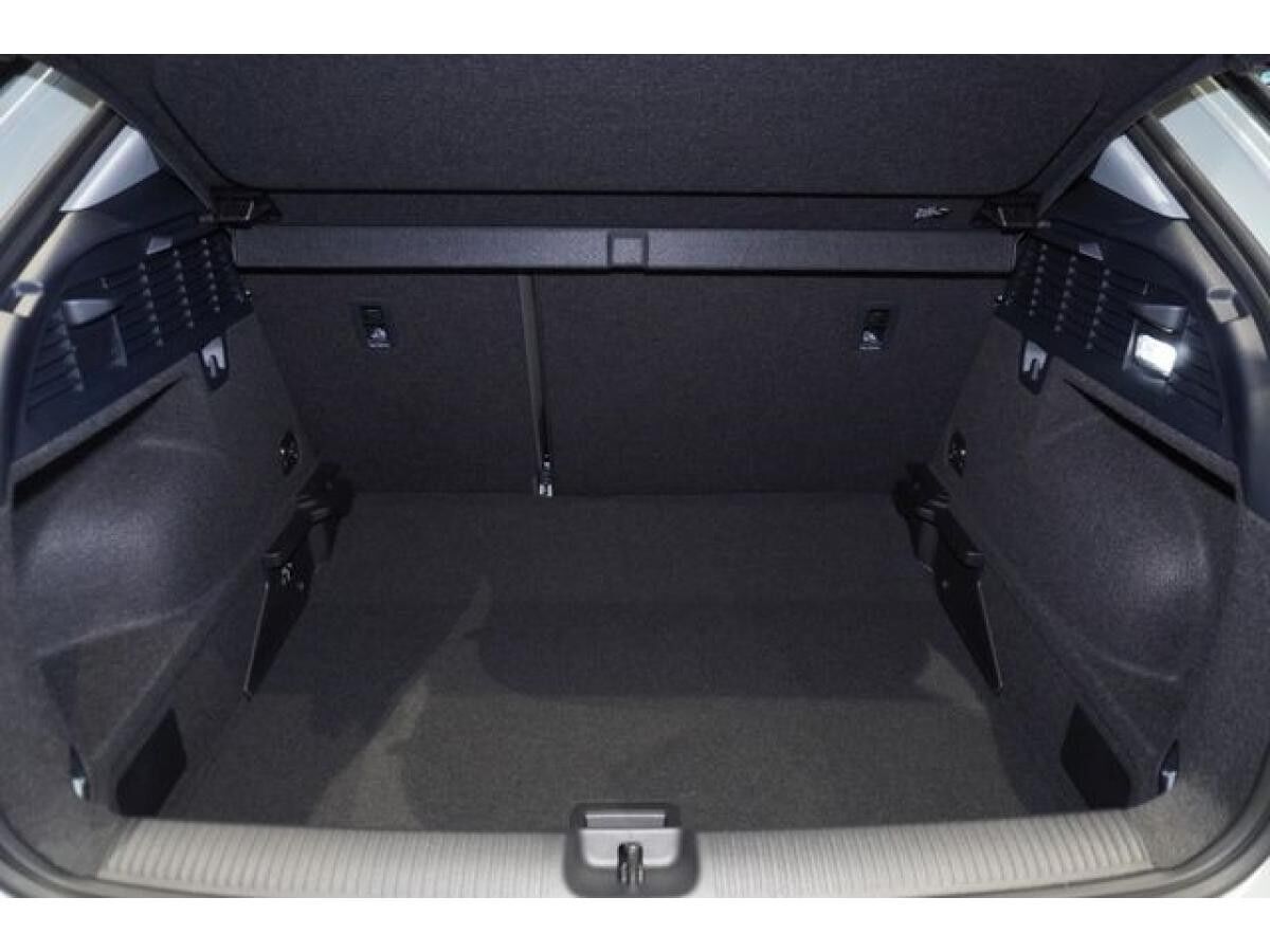 Audi Q2 35 TFSI 110(150) kW(PS) S tronic Navi  LED Ganzjahresreifen