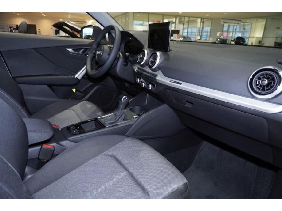 Audi Q2 35 TFSI 110(150) kW(PS) S tronic Navi  LED Ganzjahresreifen