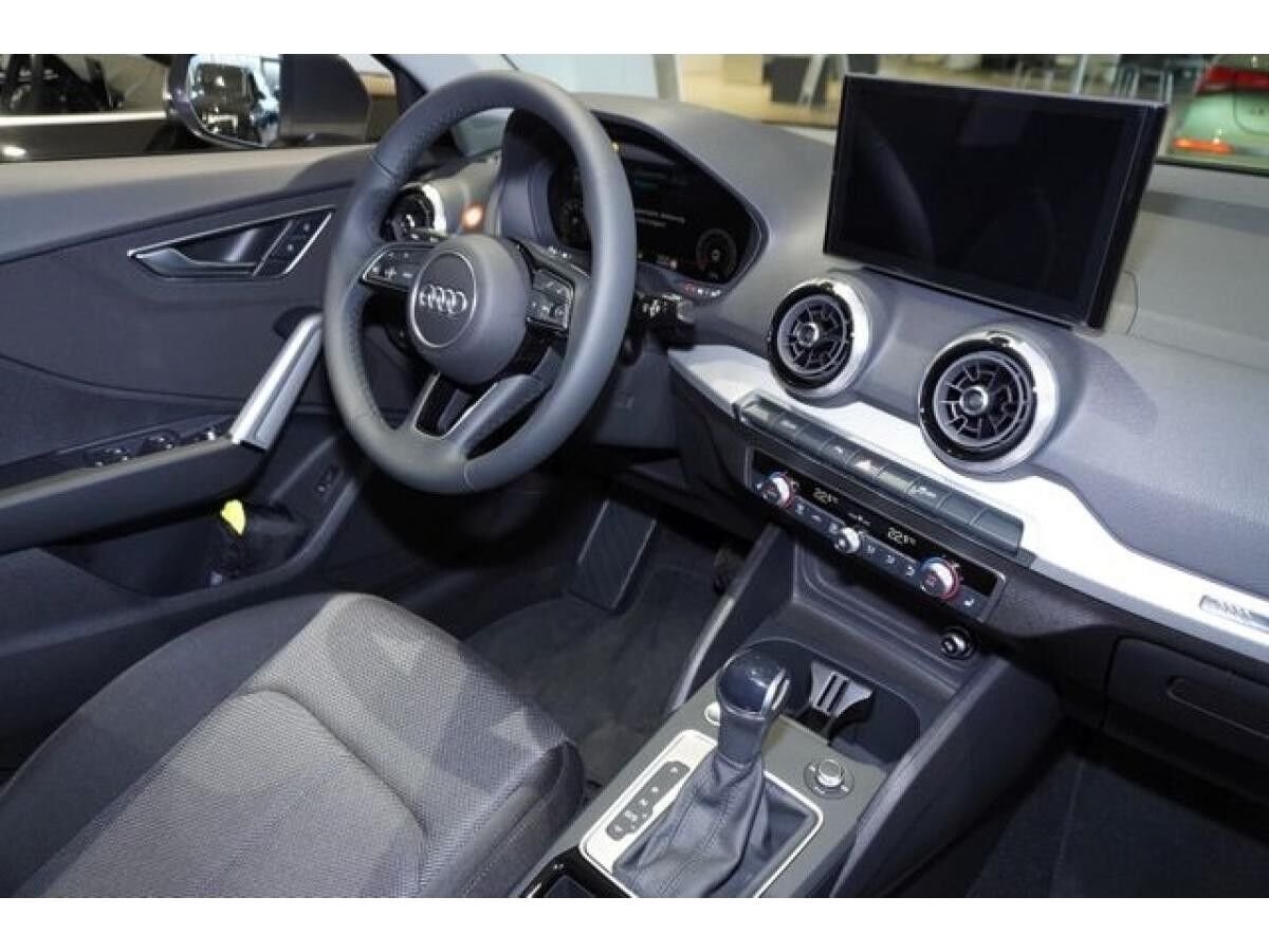 Audi Q2 35 TFSI 110(150) kW(PS) S tronic Navi  LED Ganzjahresreifen