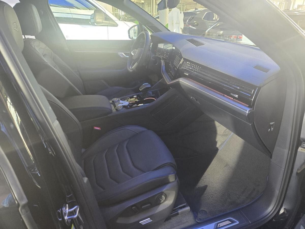 Volkswagen Touareg R 3,0 l V6 eHybrid 462 PS //SOFORT VERF.// HUD, AHK, LED, Leder usw.