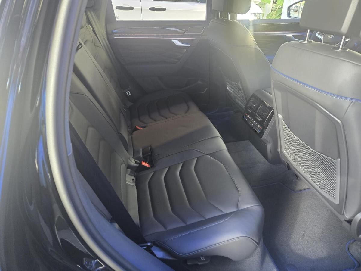Volkswagen Touareg R 3,0 l V6 eHybrid 462 PS //SOFORT VERF.// HUD, AHK, LED, Leder usw.