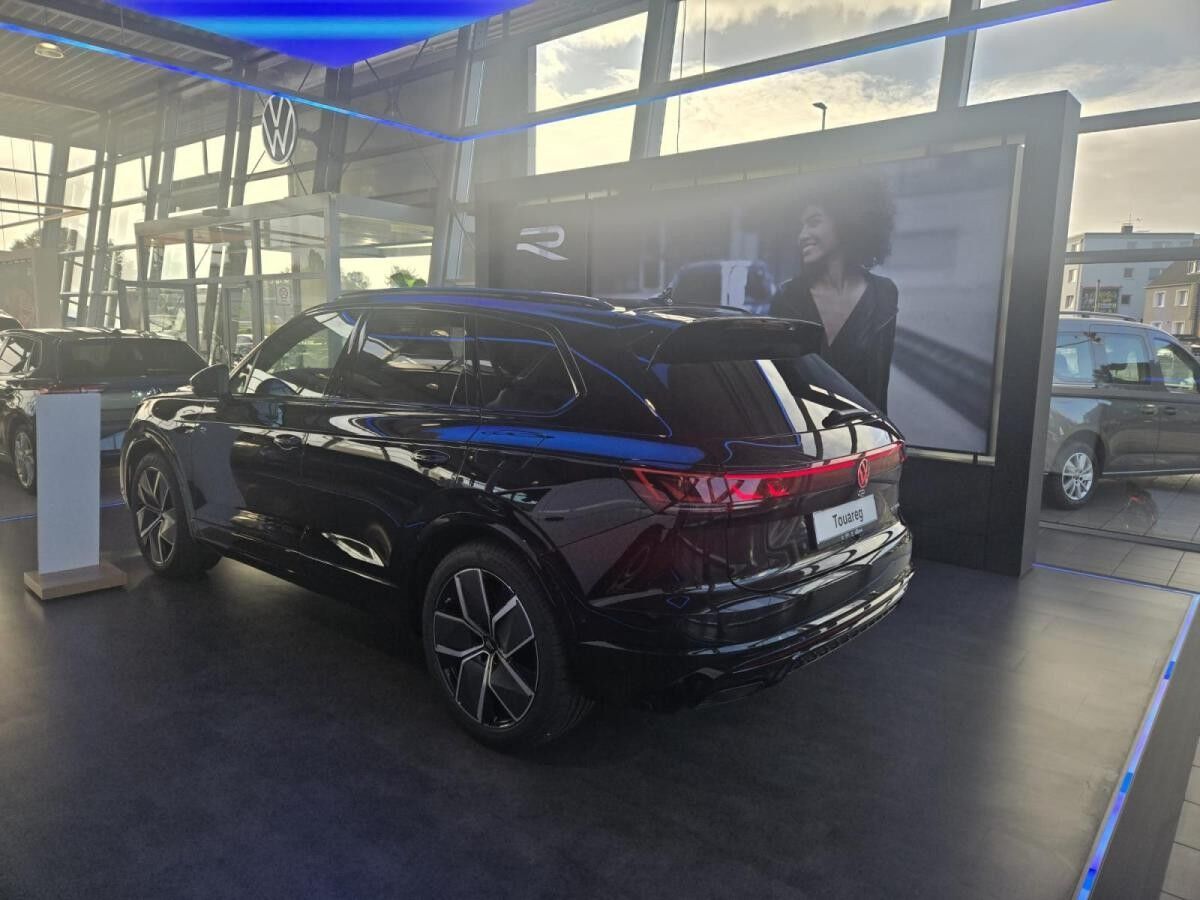 Volkswagen Touareg R 3,0 l V6 eHybrid 462 PS //SOFORT VERF.// HUD, AHK, LED, Leder usw.
