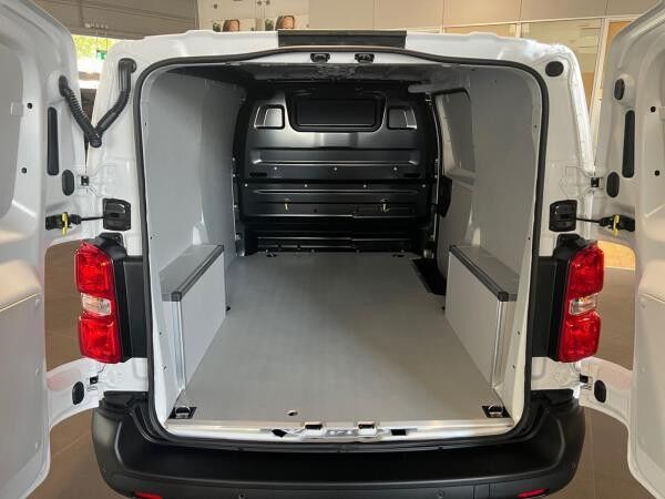 Peugeot Expert Kastenwagen M 2.0 BlueHDi 180EAT8 Automatik/ Lagerwagen!