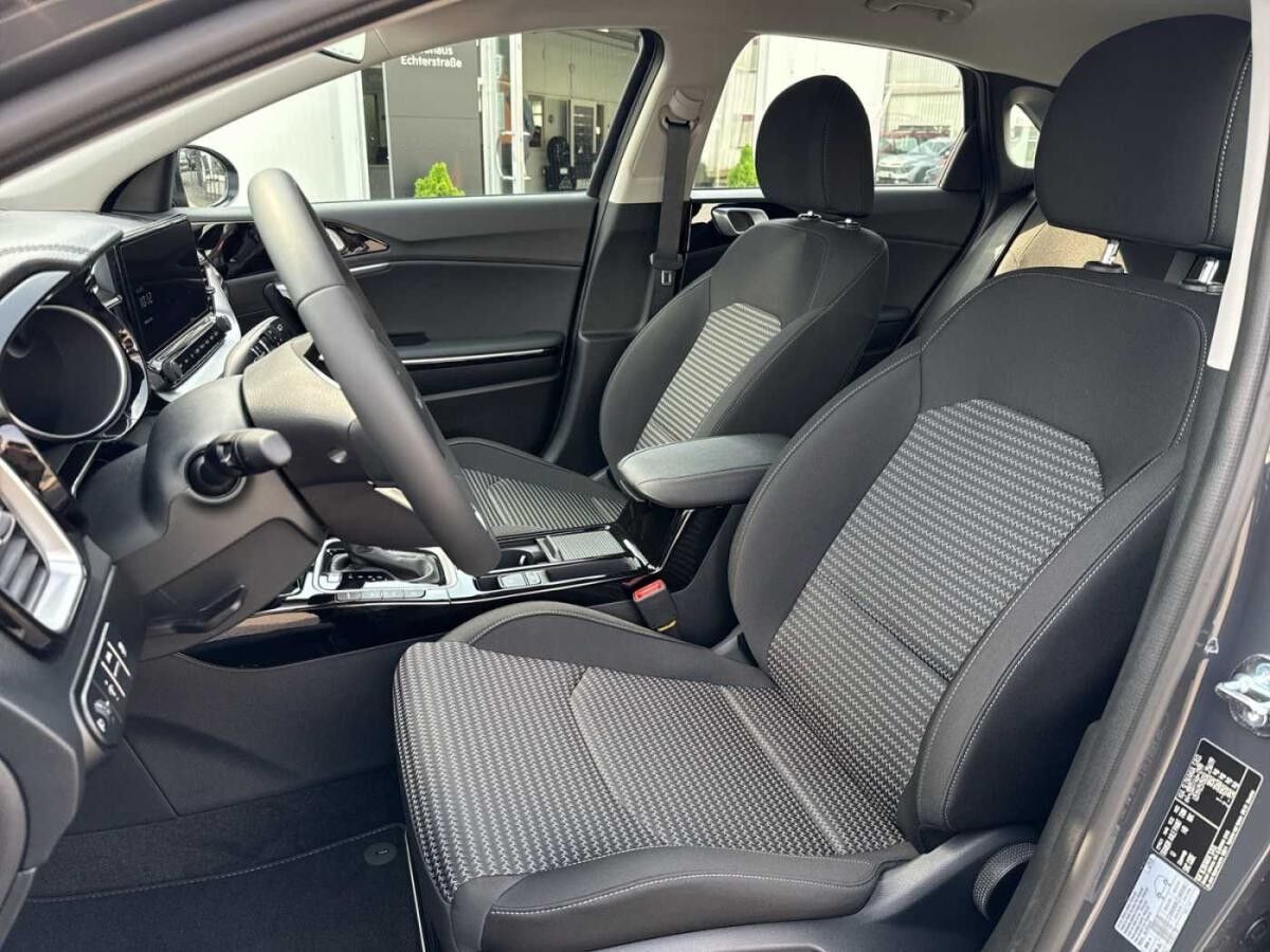 Kia Ceed 1.5 T-GDI DCT Spirit +RFK+SHZ