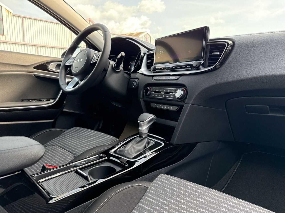 Kia Ceed 1.5 T-GDI DCT Spirit +RFK+SHZ