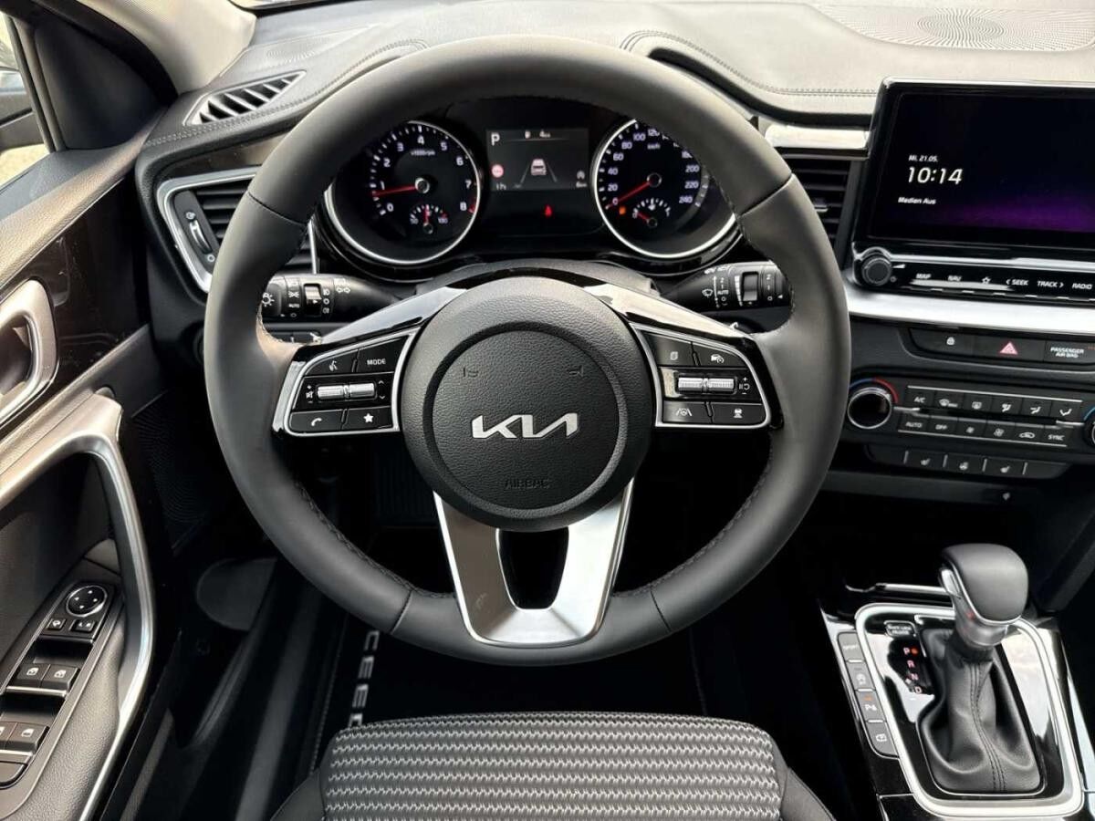 Kia Ceed 1.5 T-GDI DCT Spirit +RFK+SHZ