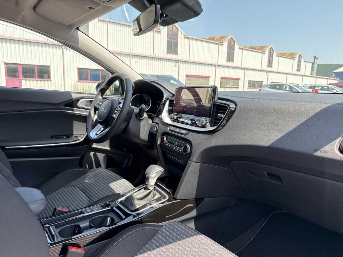 Kia Ceed 1.5 T-GDI DCT Ultimate Edition +SHZ+JBL