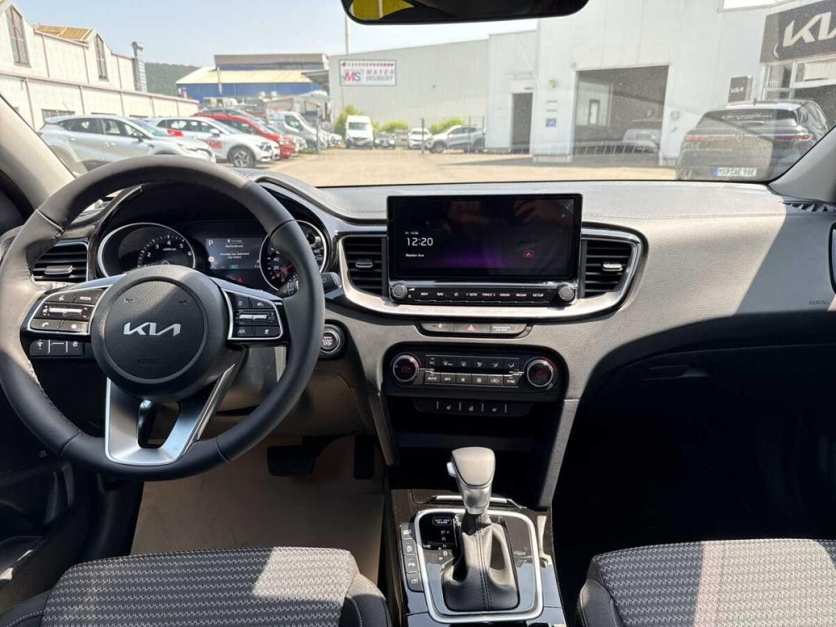 Kia Ceed 1.5 T-GDI DCT Ultimate Edition +SHZ+JBL