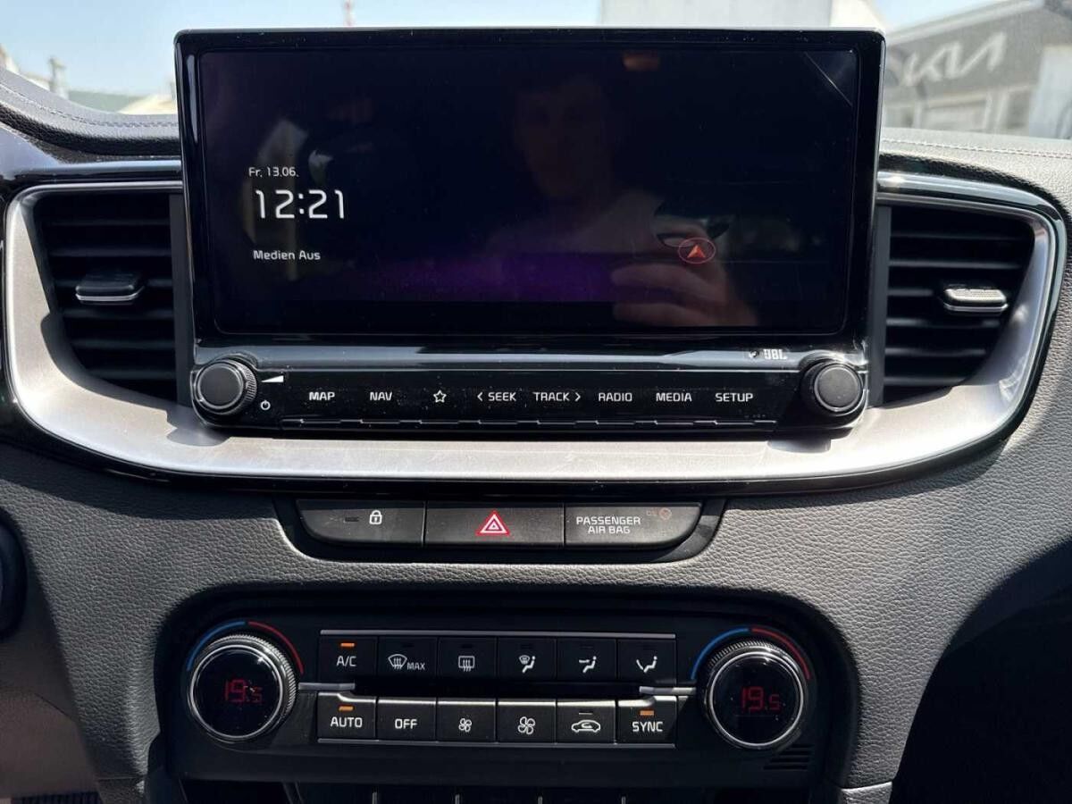 Kia Ceed 1.5 T-GDI DCT Ultimate Edition +SHZ+JBL