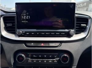 Kia Ceed 1.5 T-GDI DCT Ultimate Edition +SHZ+JBL