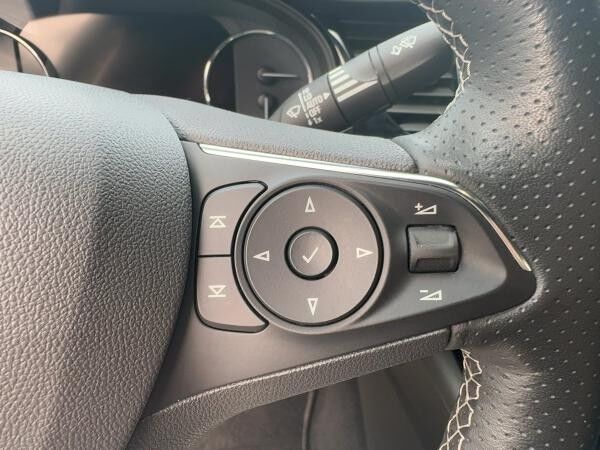 Opel Insignia B Grand Sport 2.0 SHT Business LED+SHZ