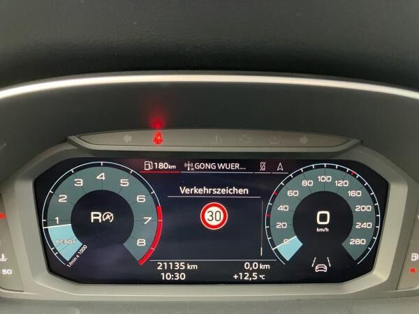 Audi Q3 advanced 35 TFSI S-tronic / MMI-Navi+, RFK