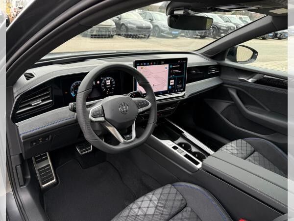 Volkswagen Passat Variant R-Line 2025 2.0 TDI 4MOTION 193 DSG (UVP 71.530€/All Inklusive) BLACK/IQ/HEAD/AHK/PANO/ASSIS