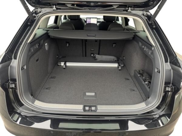Skoda Superb Combi Combi 2.0 TDI DSG LED NAVI AHK ACC PDC SHZ RÜFA