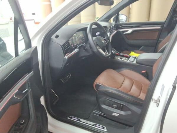 Volkswagen Touareg 3.0 TSI R-Line HUD Pano Std.Heizung
