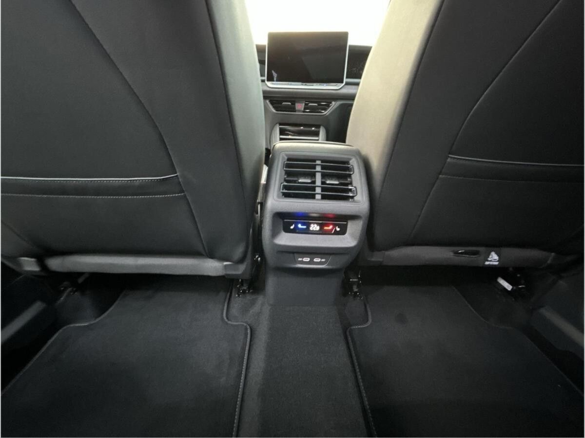 Volkswagen Tayron R-Line 2.0 l TDI 4MOTION DSG 4Motion Pano