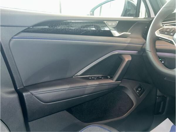 Volkswagen Tiguan 2.0 TDI DSG SCR R-Line SOFORT VERFÜGBAR Black Style DCC Pro Max AHK Standhzg 4MOTION
