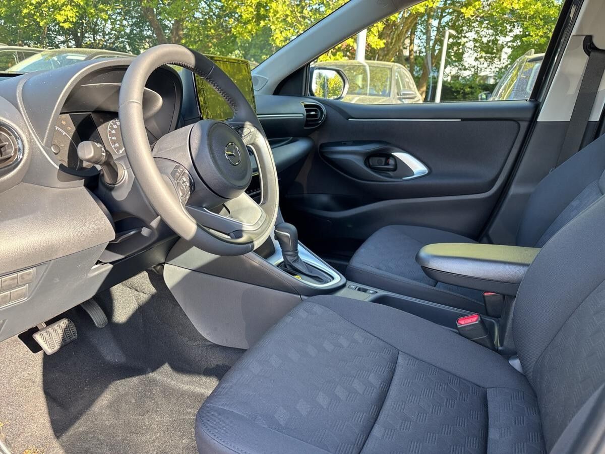 Mazda 2 Hybrid Centre Line