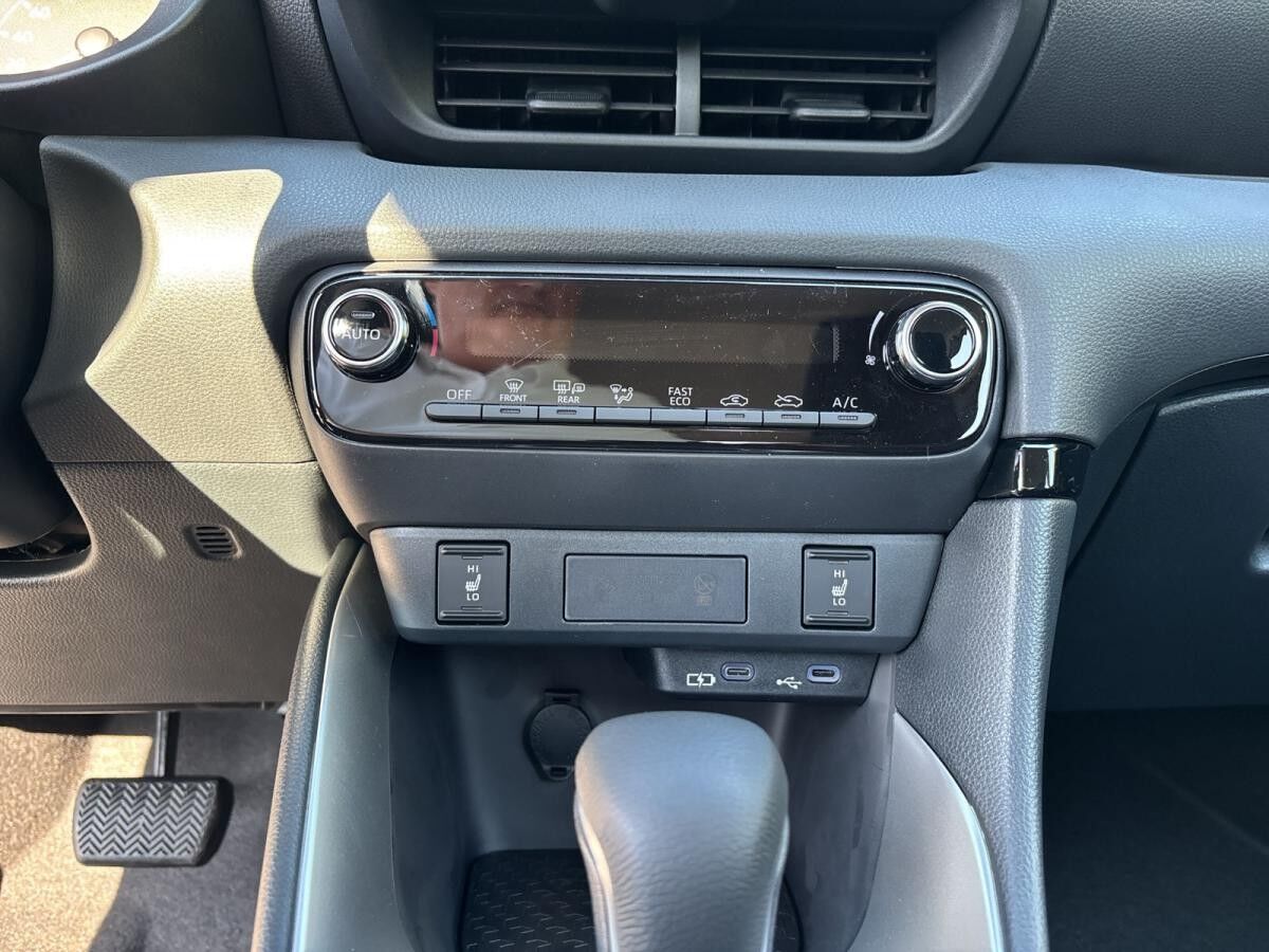 Mazda 2 Hybrid Centre Line