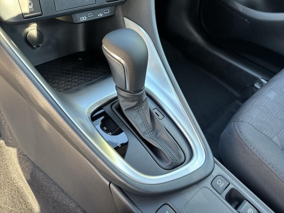 Mazda 2 Hybrid Centre Line