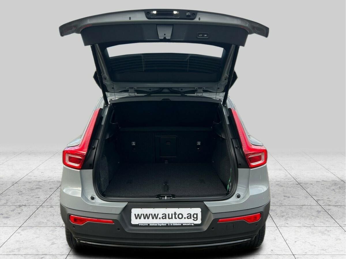 Volvo XC40 B3 B PLUS BLACK ED. STHZ 360