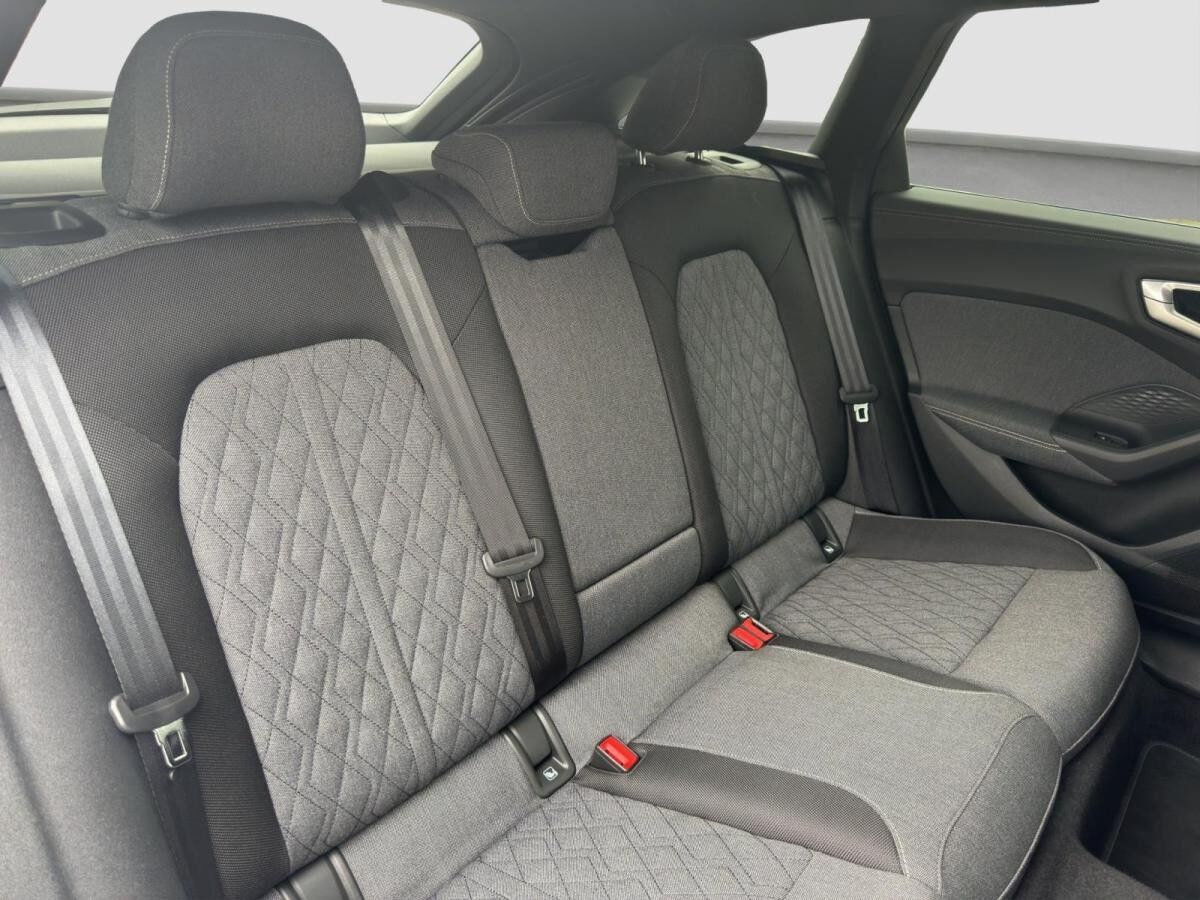 Audi A5 Avant TDI 5JGar Kameera App Fahren Parken