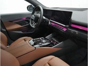 BMW 550 550e xDrive Touring M SPORT PRO+PANO+AHK+DAP+PAP+B&W SOUND+LM20 BMW 550 550e xDrive Touring M SPORT PRO+PANO+AHK+DAP+PAP+B&W SOUND+LM20