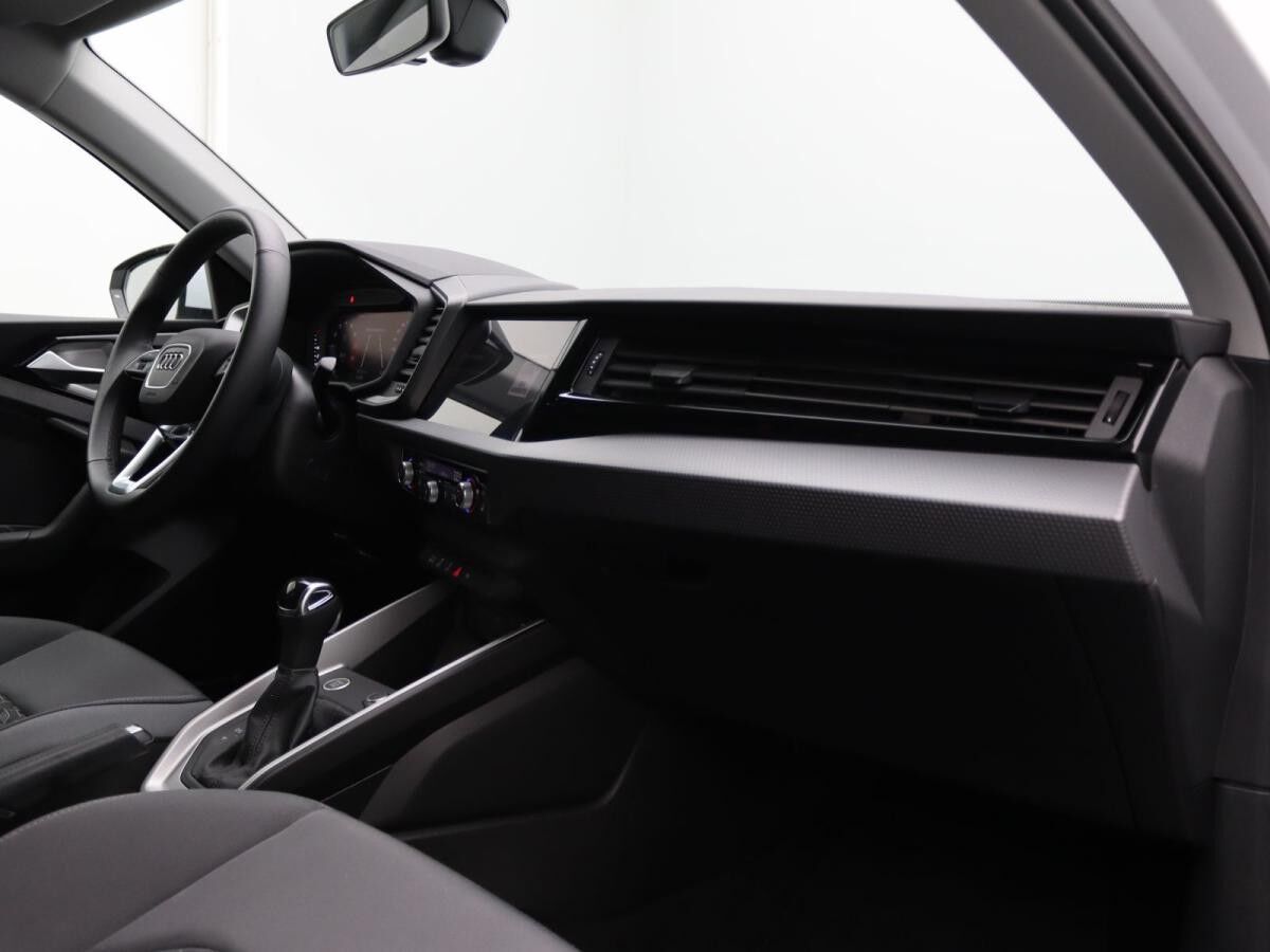 Audi A1 Sportback advanced 30TFSI S-tronic/ Navi, LED