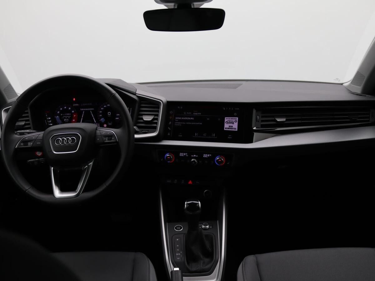 Audi A1 Sportback advanced 30TFSI S-tronic/ Navi, LED