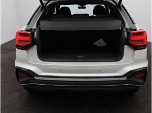 Audi Q2 S-Line 40 TFSI quattro S-tronic / Matrix, AHK