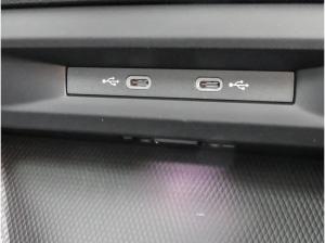 Volkswagen Golf 1.5 eTSI Goal AHK Area View