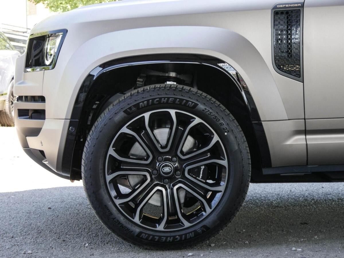 Land Rover Defender P635 AWD OCTA - verfügbar ab 01/2026 - 5 Jahre Garantie